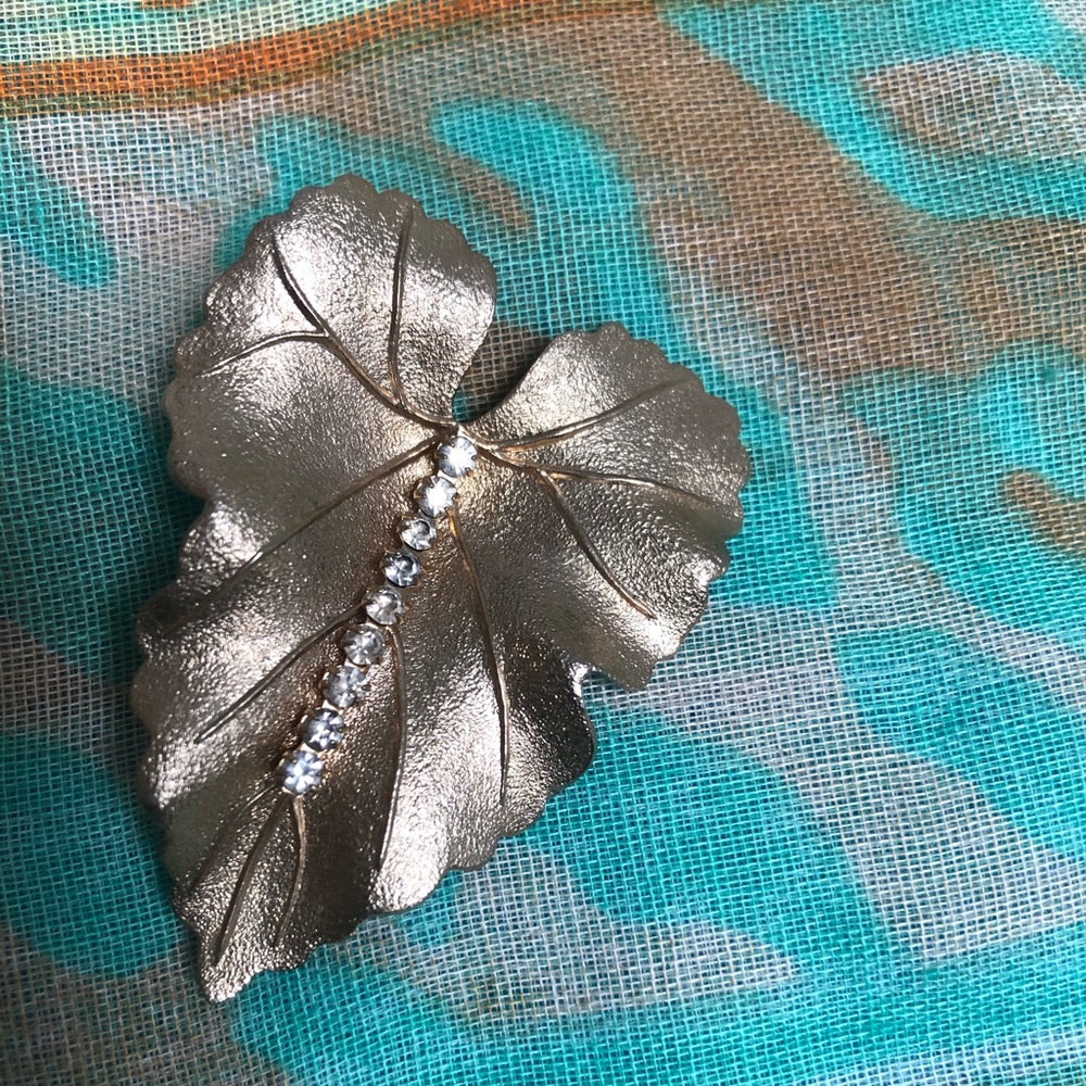 Vintage Leaf Brooch